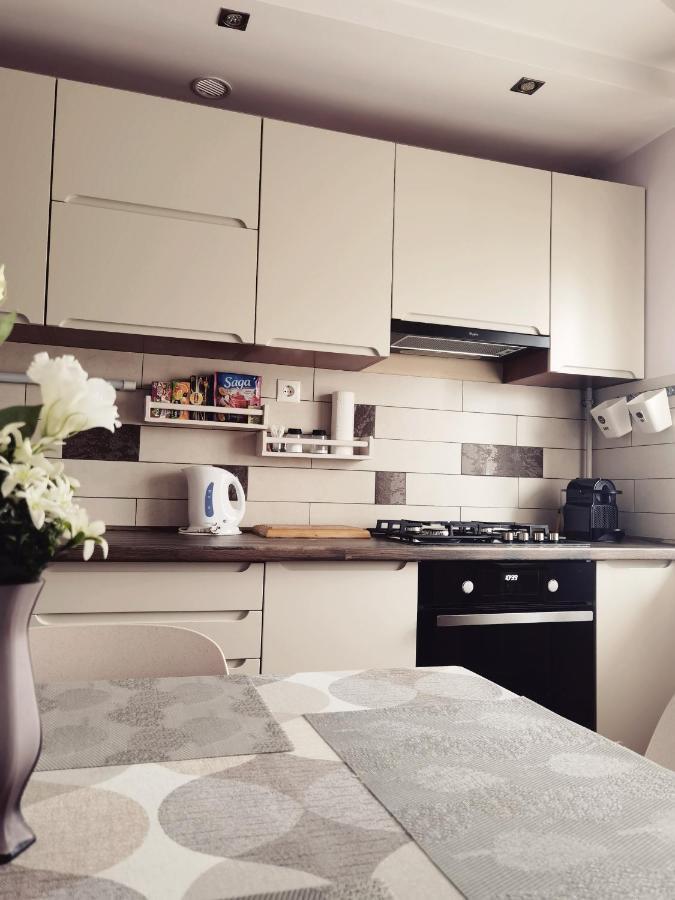 Lujzi Apartman Eger Bagian luar foto